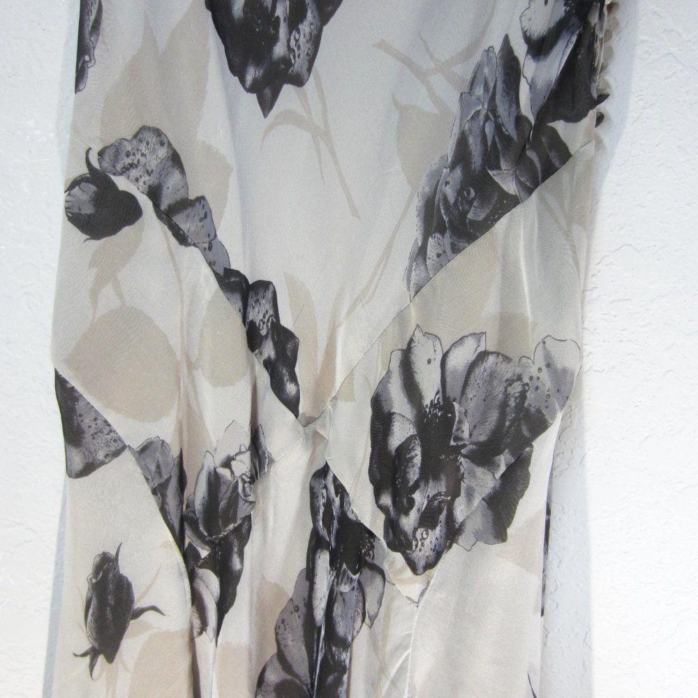 Carmen Marc Valvo Beige and Black Floral Slip Dress - Picture 5 of 8